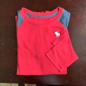 Abercrombie kids red baseball t-shirt 13/14